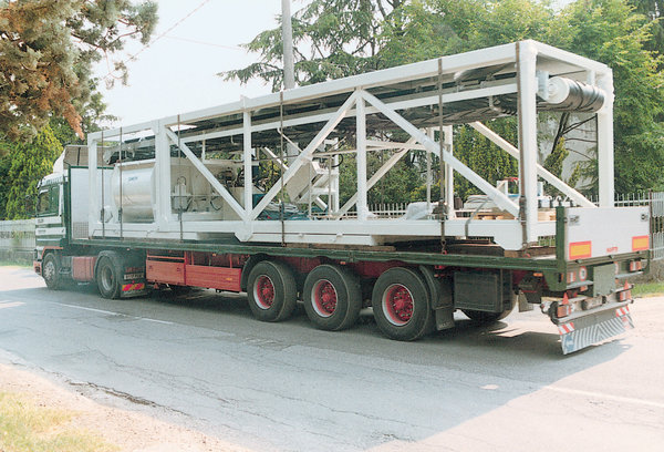 Габариты бетонного завода позволяют перевозить его на обычном грузовике